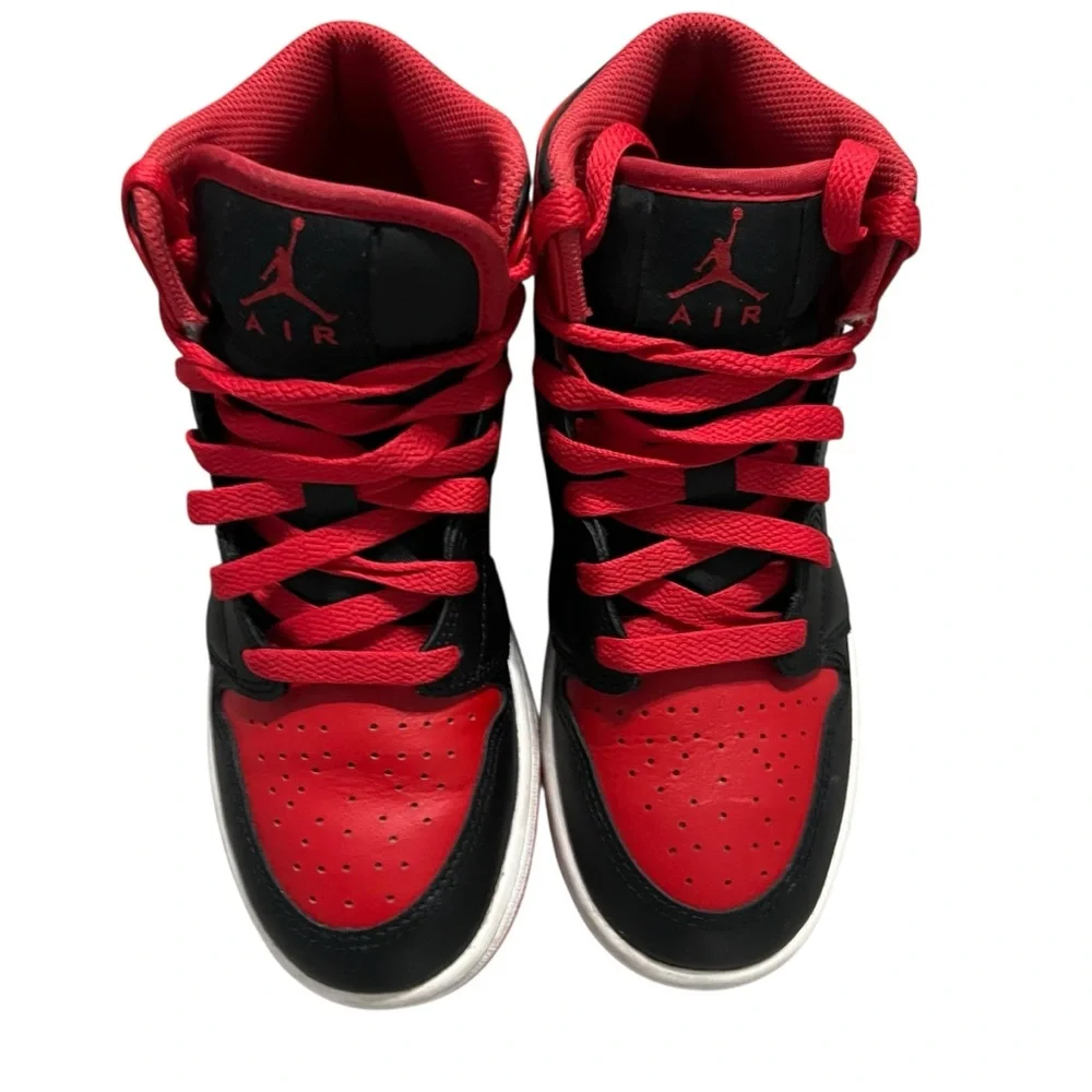 Nike Air Jordan 1 Mid GS 4Y Youth Black / Fire Red Sneakers